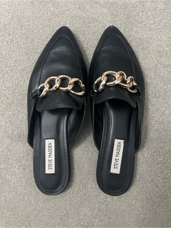 Steve Madden Shoes - Steve Madden Black Pointed Slip-On Mules with Gold Chain